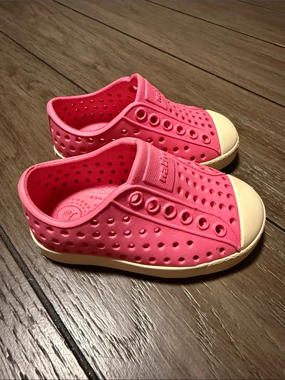 Native Kids Water Outdoor Slip-on Shoes in Bright Pink Toddler Size 4c